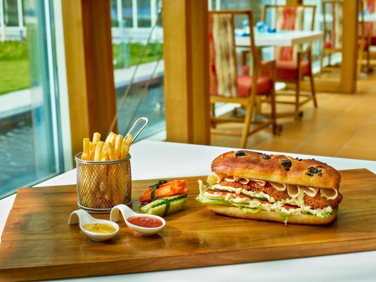 O By Tamara, Trivandrum Thiruvananthapuram Kültér fotó A chicken sub