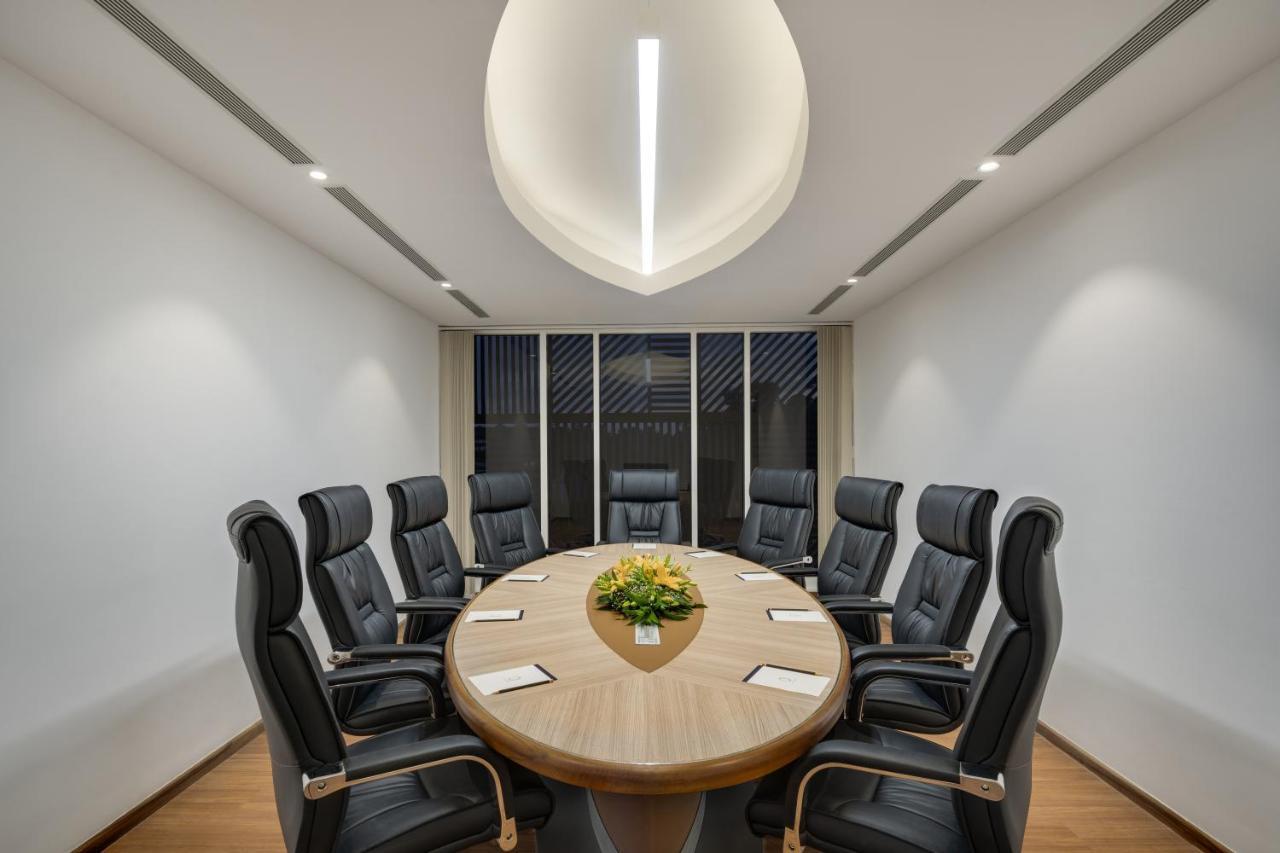 O By Tamara, Trivandrum Thiruvananthapuram Kültér fotó Boardroom at the headquarters of the National Stock Exchange of India